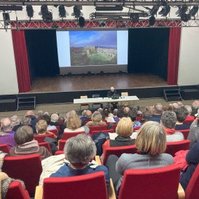 Conférence d’André Pierre Schmitt : Plongée dans l’Art de la Peinture sous Verre