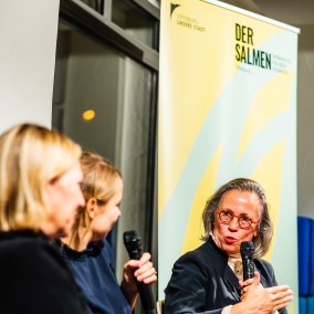 Diskussionsrunde im Salmen