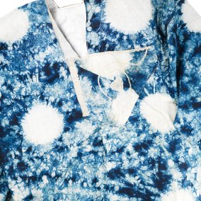 Boubou from Mali, circa 1973–1974; cotton, machine embroidery, tie-dye and crinkle reserve