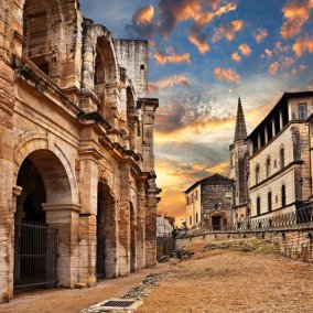 Nîmes touristique, Gard, Occitanie, France. By Bernard GIRARDIN