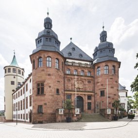 Historisches Museum der Pfalz vom Domplatz aus gesehen