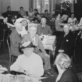Menschen im Speisesaal
