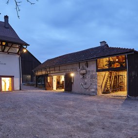 Dorfstube Ötlingen bei Nacht