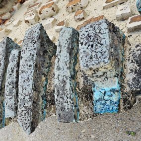 Detail von Erwin Rehmann, Eruptionsplastik I, 1986, Messing