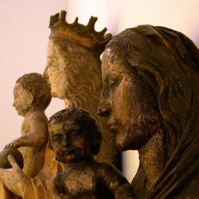 Madonnen aus der Sammlung des Dreiländermuseums. Foto: Martin Wundsam