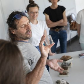 Führungen hinter die Kulissen: Geologische Bastelei