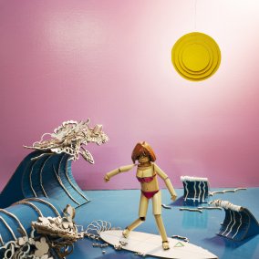 Patrick Graf, Soldevian Surf Shop, 2025, Mischtechnik, © Patrick Graf  Foto Marvin Zilm 1