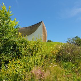 La chapelle au printemps