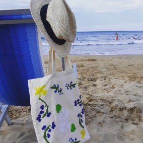 Atelier d’été pour Enfants - Tot bag floral au pochoir (Enfants de 7 à 12 ans)