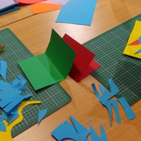 Atelier ENFANT : Pop-up d’amour pour mamie (7 à 12 ans)