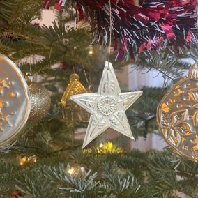 Atelier de Noël : Fabrication de décors de sapin en métal repoussé (à partir de 8 ans)