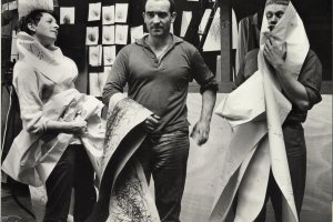 Eva Aeppli, Jean Tinguely and Per Olof Ultvedt with Méta-Matic drawings, studio Impasse Ronsin, Paris, 1959; photo: Hansjörg Stoecklin