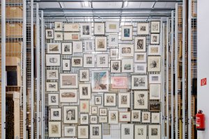 Grafik-Zugwand im Zentralen Kunstdepot mit Werken aus der Sammlung Rauschning, Foto: Axel Kilian