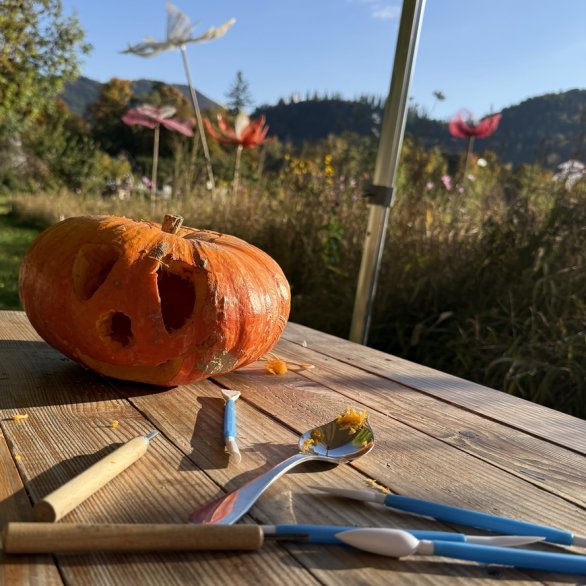 Atelier de gravure sur courge