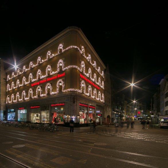 @Spielzeug Welten Museum Basel, Fassadenbild Weihnachten