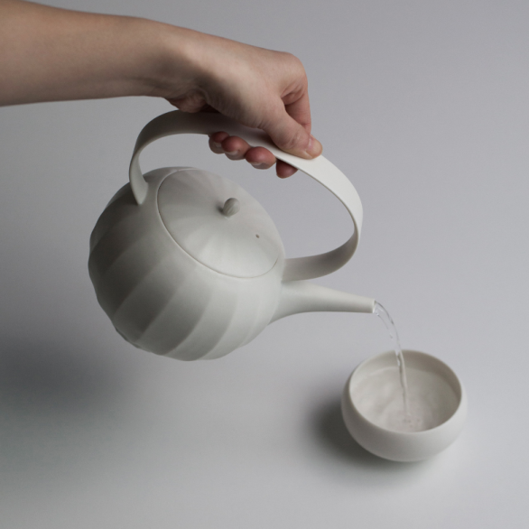 Porzellandose von Bokyung Kim