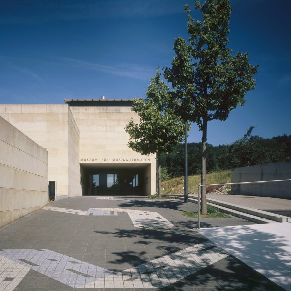 Museum für Musikautomaten Seewen - Der Eingang in den modernen Museumsbau. Museum für Musikautomaten Seewen - Der Eingang in den modernen Museumsbau.
