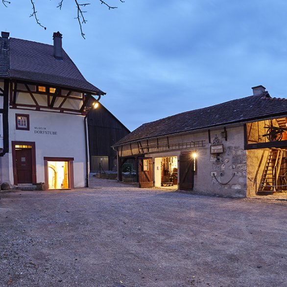 Dorfstube Ötlingen bei Nacht