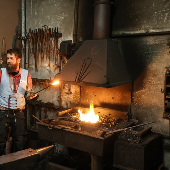 Angefeuerte Schmiede an Aktionstagen