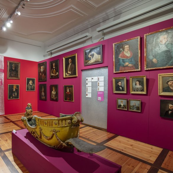 "AUSGEPACKT! Schätze aus der Sammlung" Blick in die Ausstellung