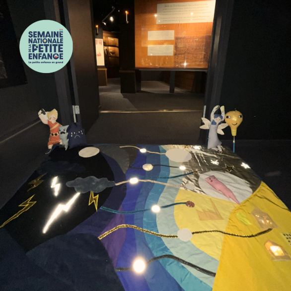 Tapis d'éveil et mascottes au Musée Electropolis