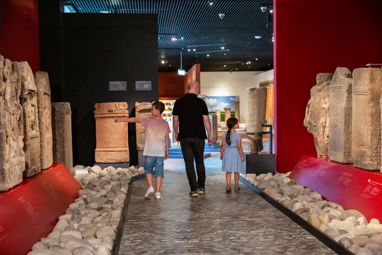 Impression der Ausstellung "Versunkene Geschichte" im Museum Weltkulturen D5, Reiss-Engelhorn-Museen