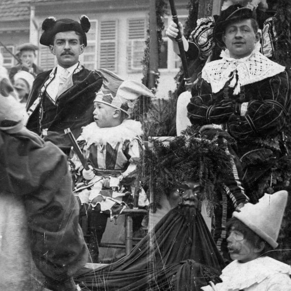 Unbekannter Fotograf, Prinzenwagen mit Kinderbajass, Fotografie 1897.“ Foto: Copyright by Elztalmuseum