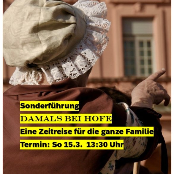 Referentin der Kostümführung vor dem Residenzschloss