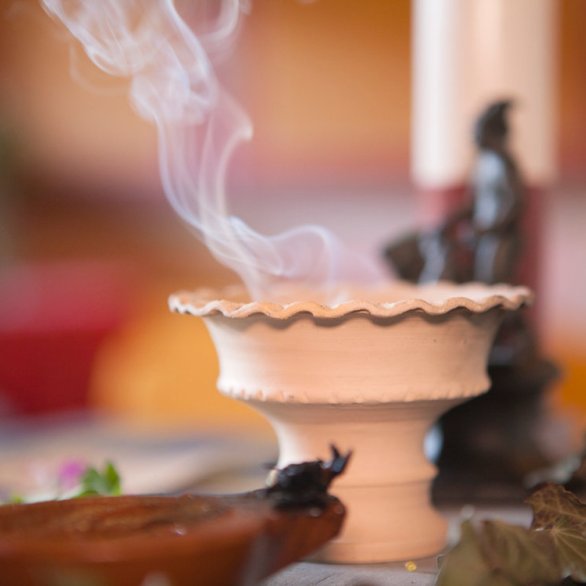 Antike Räuchermischungen herstellen