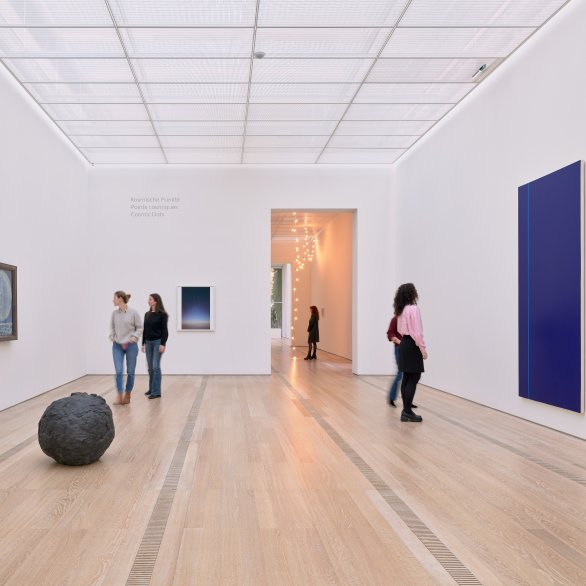 Installationsansicht «Eine kleine Kunstgeschichte des Punkts », Fondation Beyeler, Riehen/Basel, 2025 Foto: Mark Niedermann