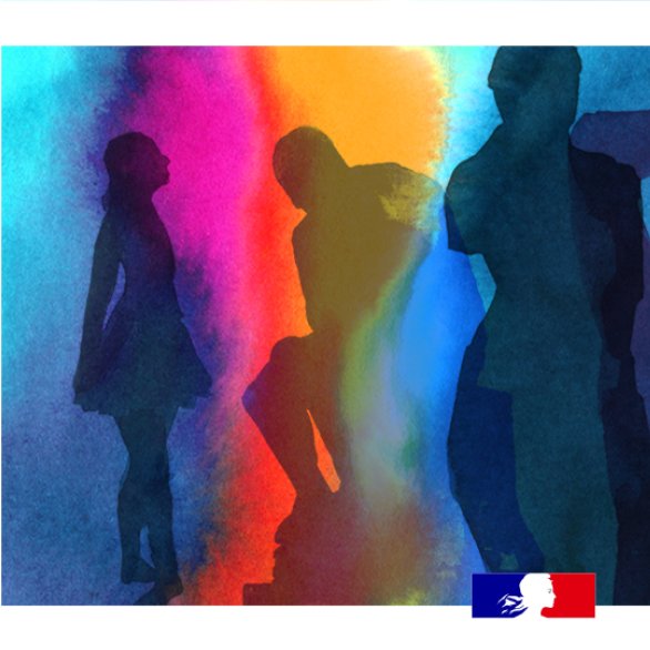 Silhouettes de sculptures célèbres se détachant d'un fond coloré