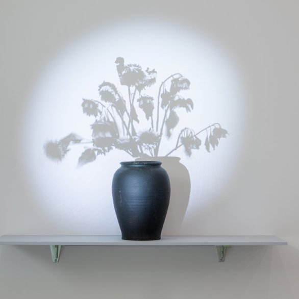 Ausstellungsansicht Mehr Licht<br>Video in der Kunst<br>31.1. – 25.5.2026, Aargauer Kunsthaus <br>Nam June Paik (1932–2006), Fire Piece, 1992<br>Foto: ullmann.photography