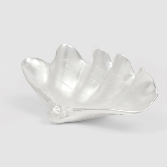 Shamiran Istifan, You Kissed The Wound, 2024<br>Silber, Kupfer, PLA, 25 x 40 x 10 cm<br>Mit Genehmigung der Künstlerin<br>© Shamiran Istifan