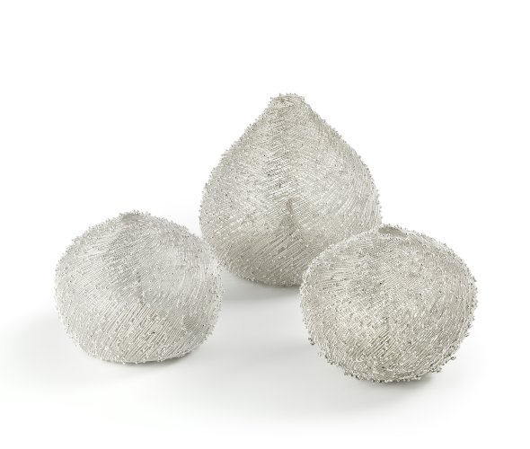 Maja Houtman. Objekte "Sphere I, II and IV". Sterling Silber. 2020/2021. Foto: A10design