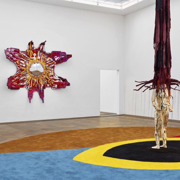Installation view, Pedro Wirz, Environmental Hangover, Kunsthalle Basel, 2022, view on Flor Satélite, 2022 (left), Chapéu Telúrico, 2022 (right), Ovo Espacial, 2022 (floor). Photo: Philipp Hänger / Kunsthalle Basel