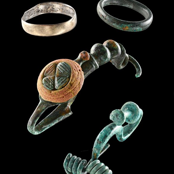 Funde aus dem frühkeltischen Grabgarten in Endingen; Foto: Y Mühleis, LAD