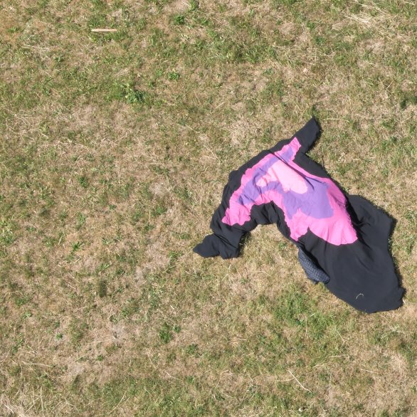 Neyen Pailamilla, "Territory", Video-Performance/Textilarbeit, 2023, Foto: Aldir Polymeris