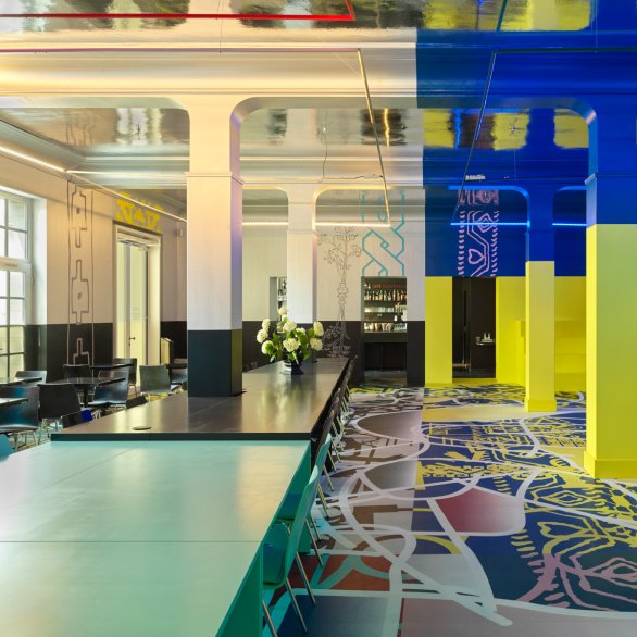 Viron Erol Vert - Garden of Ornaments Viron Erol Vert - Garden of Ornaments. Installation im Foyer und Café Kunsthalle in der Staatlichen Kunsthalle Baden-Baden.