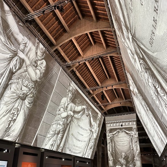 Projection monumentale site UNESCO Saline royale de C-N Ledoux au Centre de Lumière de la Saline royale