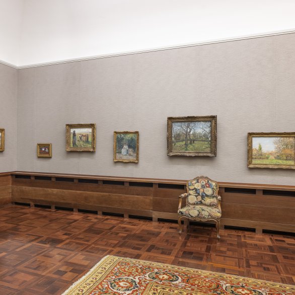 Blick in die Gemäldegalerie des Museums Langmatt mit Werken von Paul Cézanne und Camille Pissarro an den Wänden.