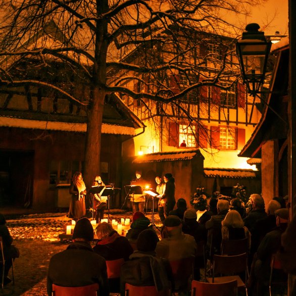 Konzert im Innenhof des Kleinen Klingentals. Foto Franziska Strauss