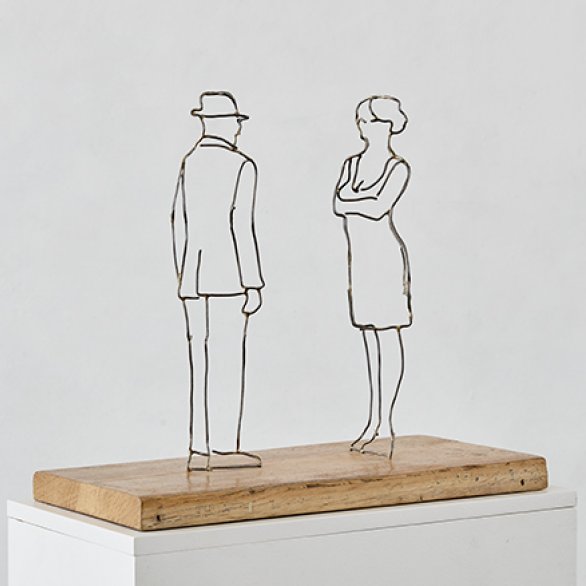 Markus Raetz, Madame et Monsieur, 2009, Eisendraht, hartgelötet, Eichenholz, gewachst, Privatbesitz © Foto: SIK-ISEA, Zürich (Alexander Jaquemet), © 2023, ProLitteris, Zurich