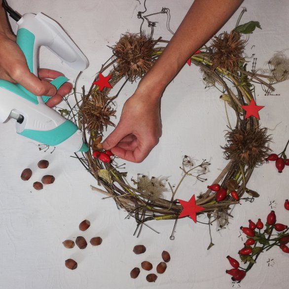 En Avent les couronnes !- Family workshop ©Atelier Coeur de Marie