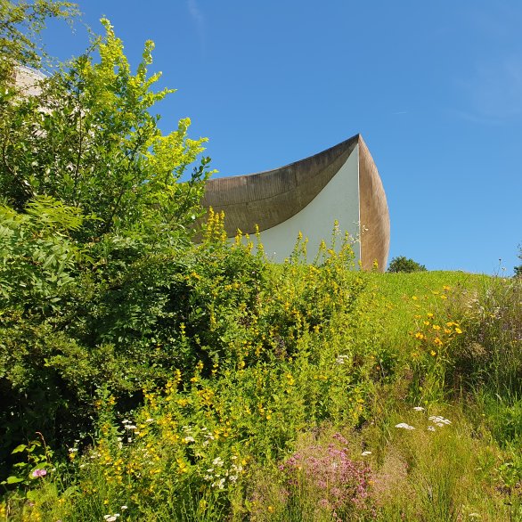 La chapelle au printemps