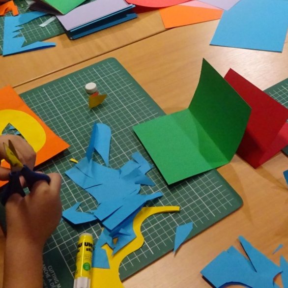 Atelier ENFANT : Pop-up d’amour pour mamie (7 à 12 ans)