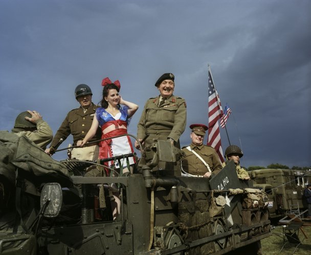 Reenactors in der amerikanischen Uniform aus dem Zweiten Weltkrieg.