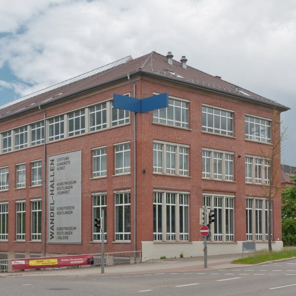 Straßenansicht des Kunstmuseum Reutlingen in den Wandel-Hallen