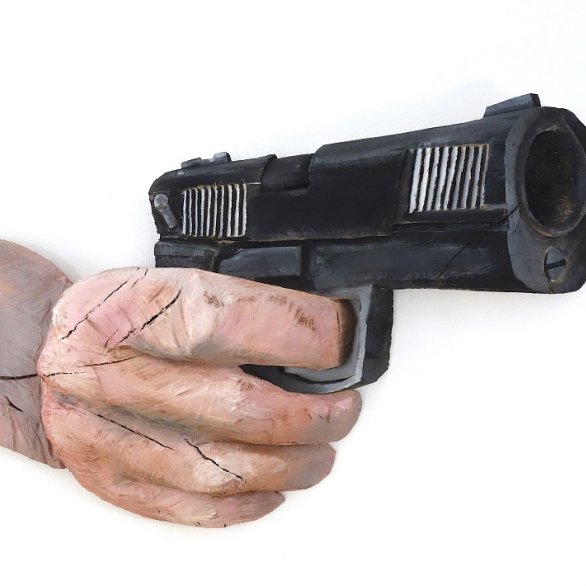 Daniel Wagenblast, Handpistole 1, 2019, Holz bemalt, 67 x 113 x 10 cm