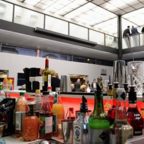 Cocktails von der "moving bar"