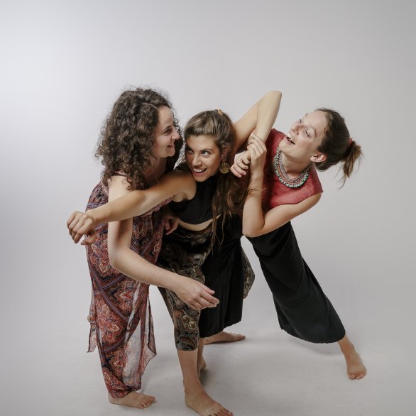 Gruppenfoto des Musiktrios Meydelech